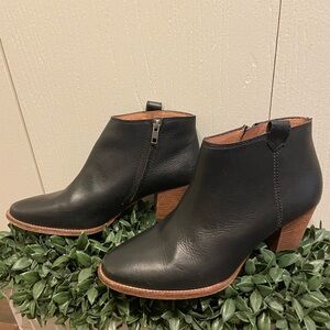 Madewell Black Leather Ankle Bootie Zip side 2.5" Heel Size 9.5